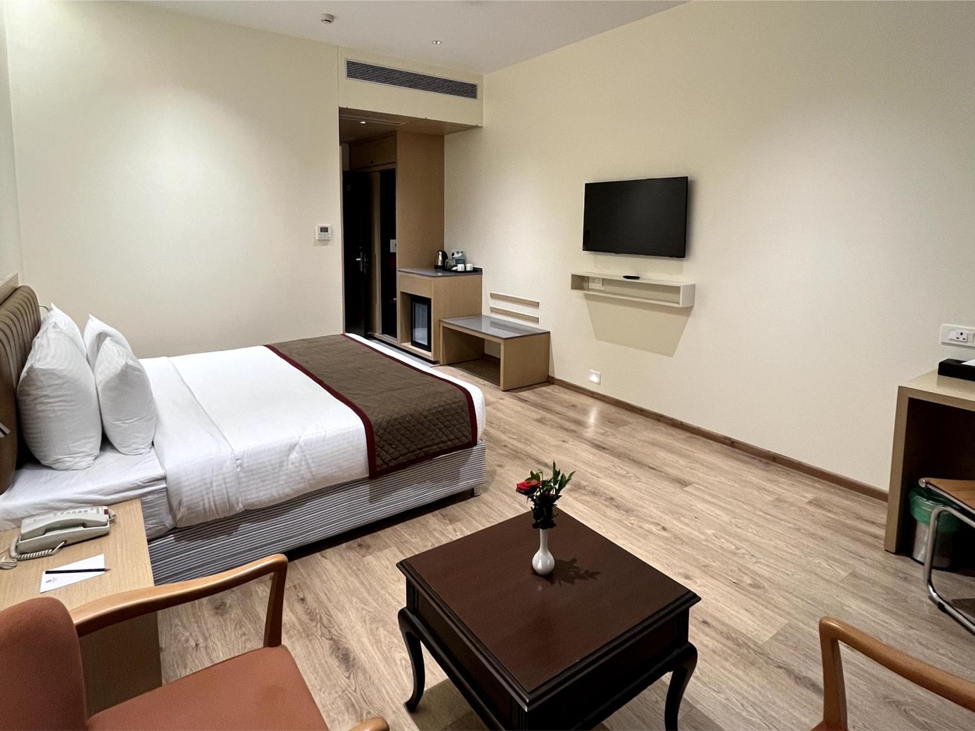 Ramee Panchshil Hotel Kolhapur Exterior photo